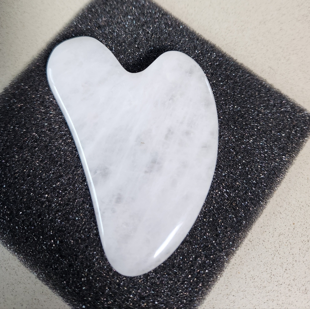 Artistry Natural Quartzite Gua Sha ~White **NEW - Picture 5 of 5